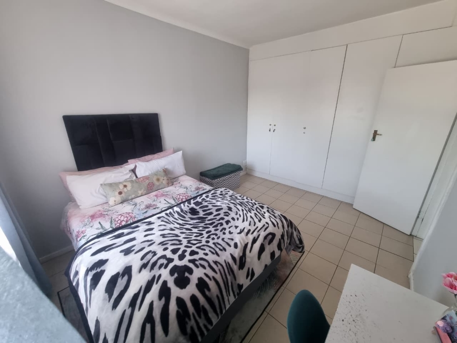 To Let 4 Bedroom Property for Rent in Claremont Western Cape